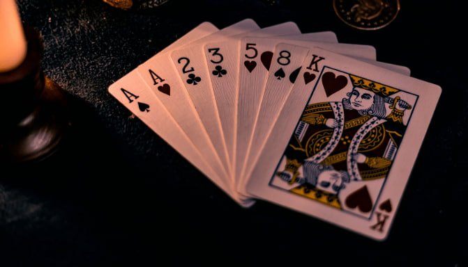 Live casino and slot games entertainment section on axiebet